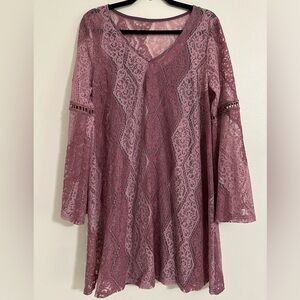 Doe & Rae Mauve Lace Shift Dress